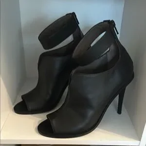 Escarpins Tibi à Bride Cheville - Talons Aiguilles Nude Et Noir - Taille 9 US - Neuf Avec Boîte